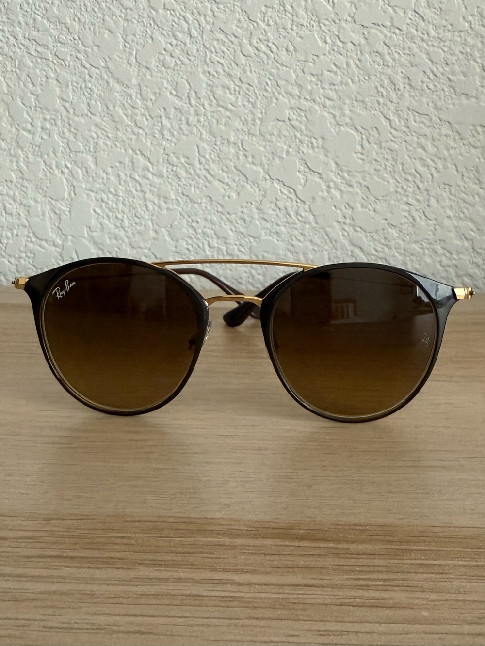 Ray-Ban Oval/Round Sunglasses